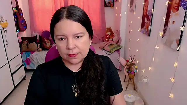Snapshot of claryssa_ chatting on 05.22.26 claryssa online show from 05.22.26