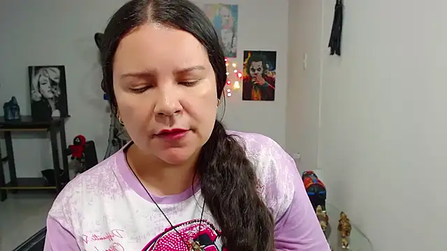 Snapshot of claryssa_ chatting on 05.28.26 claryssa online show from 05.28.26