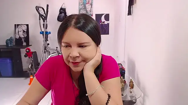 Snapshot of claryssa_ chatting on 06.04.26 claryssa online show from 06.04.26