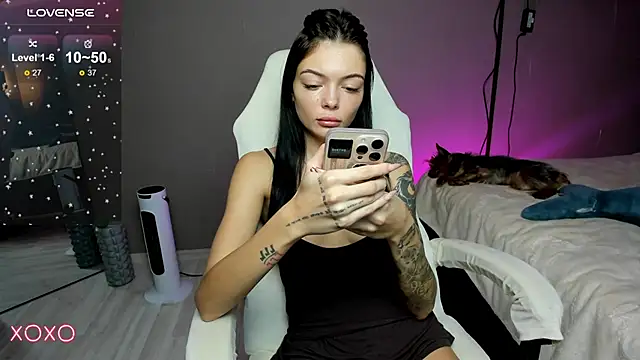 Snapshot of Mariella_Adamss chatting on 10.10.25 Mariella Adamss online show from 10.10.25