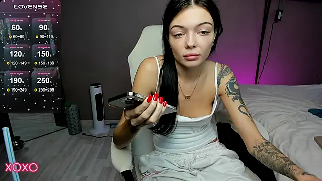 Snapshot of Mariella_Adamss chatting on 10.17.25 Mariella Adamss online show from 10.17.25