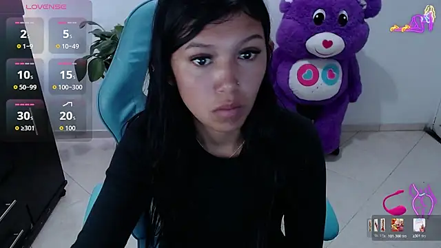Snapshot of emily_rosse04 chatting on 05.11.26 emily rosse04 online show from 05.11.26