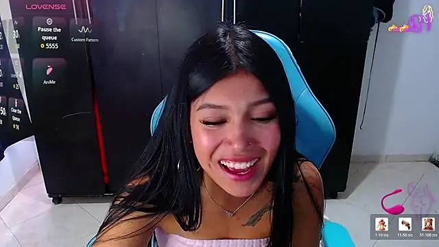 Snapshot of emily_rosse04 chatting on 06.26.26 emily rosse04 online show from 06.26.26