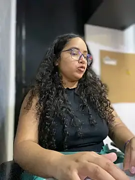 CurlyGirl 1 online show from 12.28.24