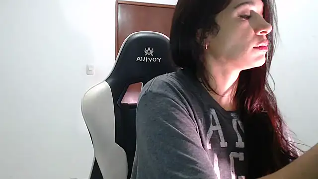  alana smile1  online show from 01.15.25