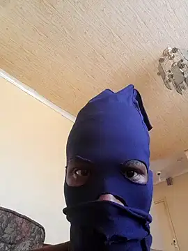 Snapshot of koolbend chatting on 02.04.25 koolbend online show from 02.04.25