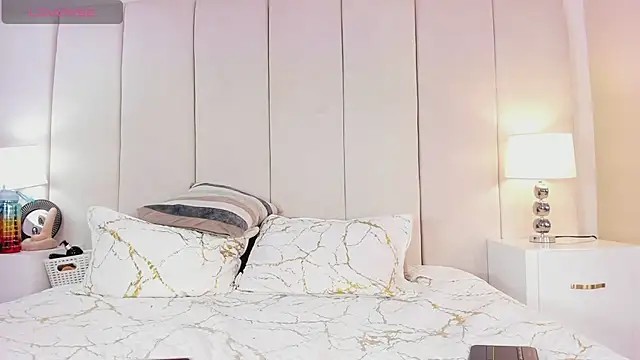Luciana 66 online show from 12.23.24