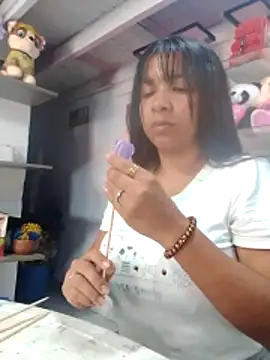 Snapshot of VivienAndClark chatting on 11.04.25 VivienAndClark online show from 11.04.25