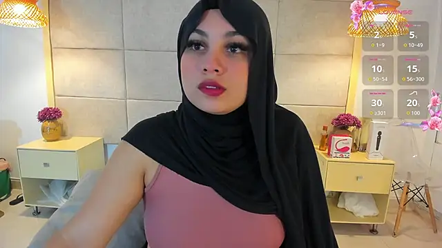 Snapshot of _anjum_ chatting on 10.08.25 anjum online show from 10.08.25