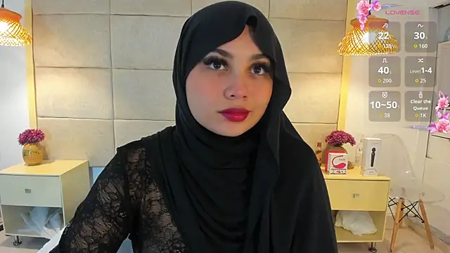 Snapshot of _anjum_ chatting on 10.13.25 anjum online show from 10.13.25