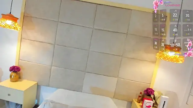 Snapshot of _anjum_ chatting on 10.14.25 anjum online show from 10.14.25