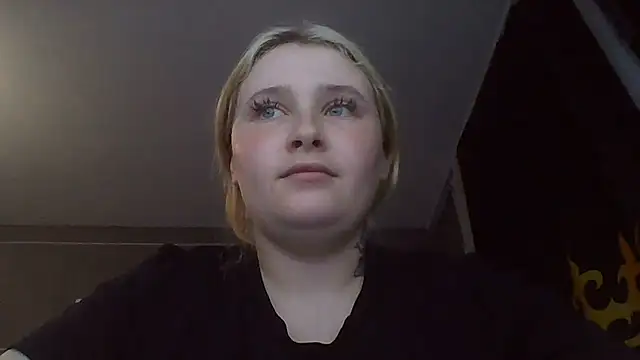 Snapshot of Light_Luna chatting on 07.31.26 Light Luna online show from 07.31.26
