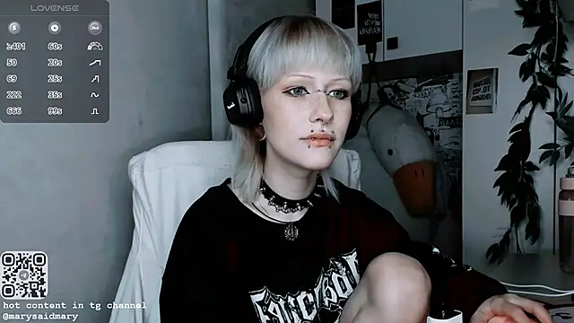 Snapshot of say_mary chatting on 10.18.25 say mary online show from 10.18.25