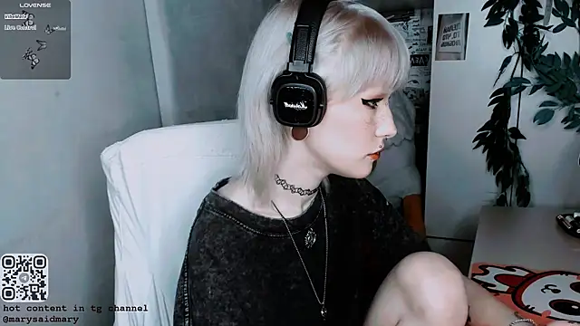 Snapshot of say_mary chatting on 10.24.25 say mary online show from 10.24.25