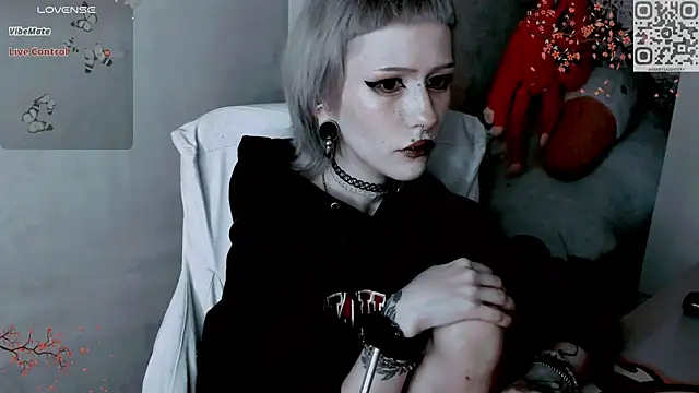 Snapshot of say_mary chatting on 11.13.25 say mary online show from 11.13.25