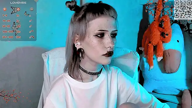 Snapshot of say_mary chatting on 11.14.25 say mary online show from 11.14.25