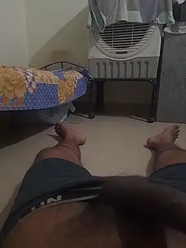 Snapshot of workoutsaurabh chatting on 10.24.25 workoutsaurabh online show from 10.24.25