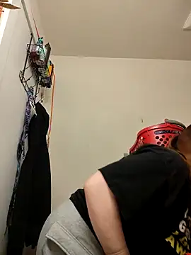 BeckiTooSweet online show from 02.14.25