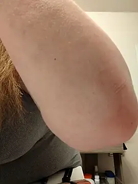 BeckiTooSweet online show from 02.22.25