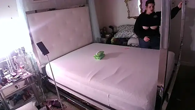 BeckiTooSweet online show from 03.02.25