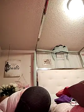 BeckiTooSweet online show from 03.13.25