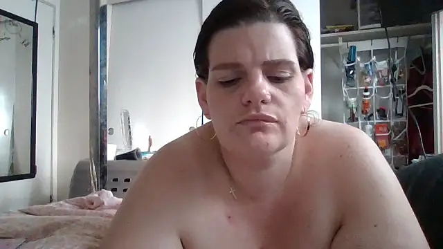 BeckiTooSweet online show from 10.03.25