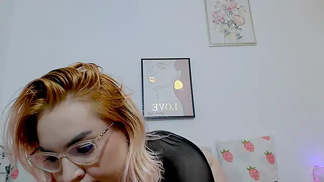 Snapshot of Catlady333 chatting on 09.09.25 Catlady333 online show from 09.09.25