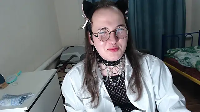 EvaMiron online show from 10.21.25