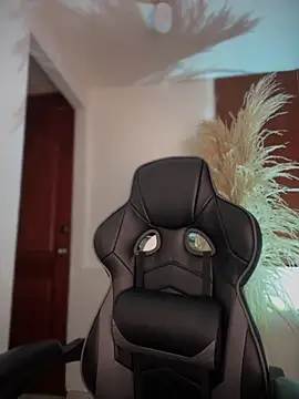 Snapshot of gretta_kler1 chatting on 10.10.25 gretta kler1 online show from 10.10.25