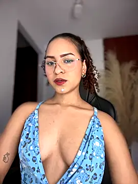 Snapshot of gretta_kler1 chatting on 11.03.25 gretta kler1 online show from 11.03.25