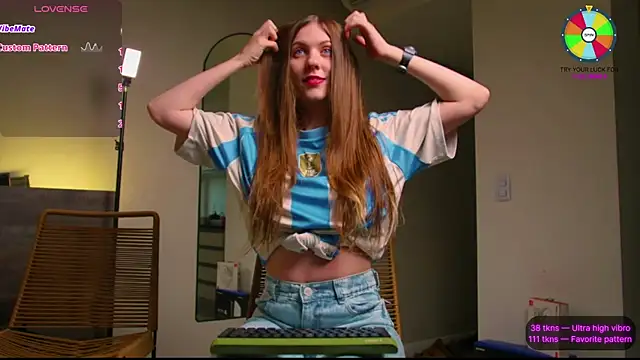 Snapshot of VunderSEX chatting on 10.23.25 VunderSEX online show from 10.23.25