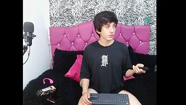 Robinviollet online show from 01.11.26