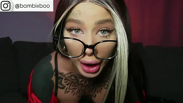 Snapshot of bambixboo chatting on 12.25.24 bambixboo online show from 12.25.24