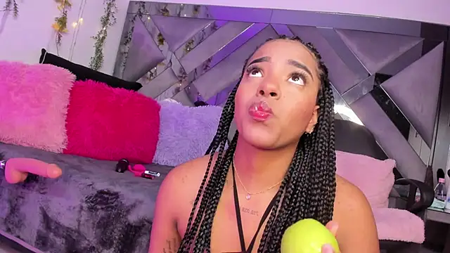 Iris hott1 online show from 12.22.24