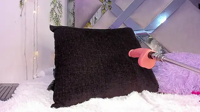 Iris hott1 online show from 03.23.25