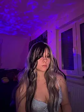 Snapshot of kinkygirl420x chatting on 03.03.25 kinkygirl420x online show from 03.03.25