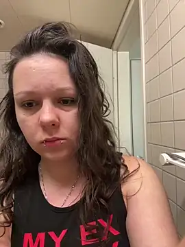 Snapshot of kinkygirl420x chatting on 03.19.25 kinkygirl420x online show from 03.19.25