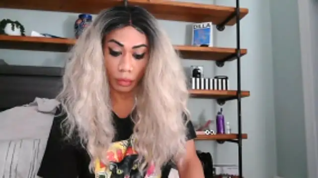 Snapshot of CaramelDipper chatting on 06.19.26 CaramelDipper online show from 06.19.26
