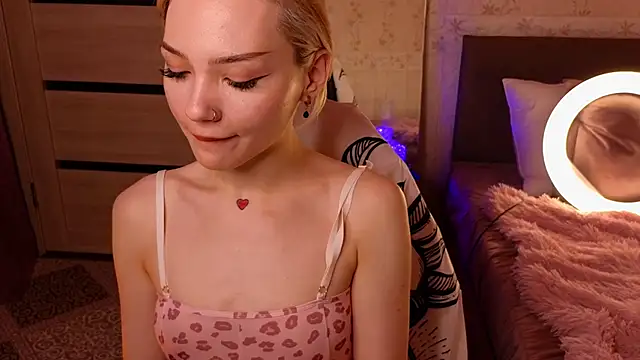 Snapshot of SandraBoyl chatting on 01.05.25 SandraBoyl online show from 01.05.25