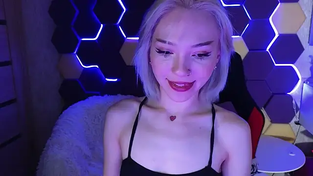 Snapshot of SandraBoyl chatting on 01.17.25 SandraBoyl online show from 01.17.25