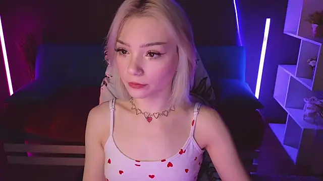 Snapshot of SandraBoyl chatting on 02.09.25 SandraBoyl online show from 02.09.25