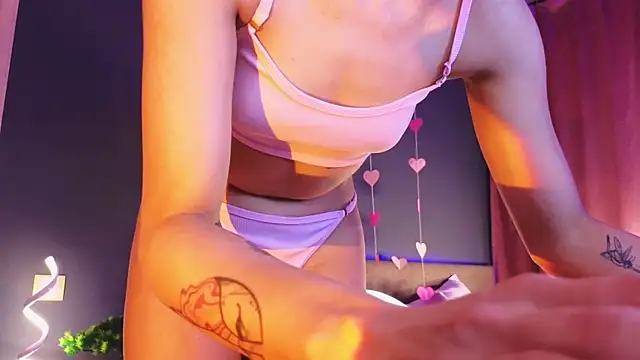 Snapshot of SandraBoyl chatting on 02.22.25 SandraBoyl online show from 02.22.25