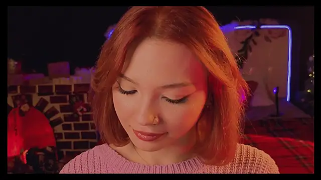 Snapshot of SandraBoyl chatting on 12.16.25 SandraBoyl online show from 12.16.25