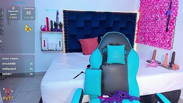 SaraApril 1 online show from 09.28.25