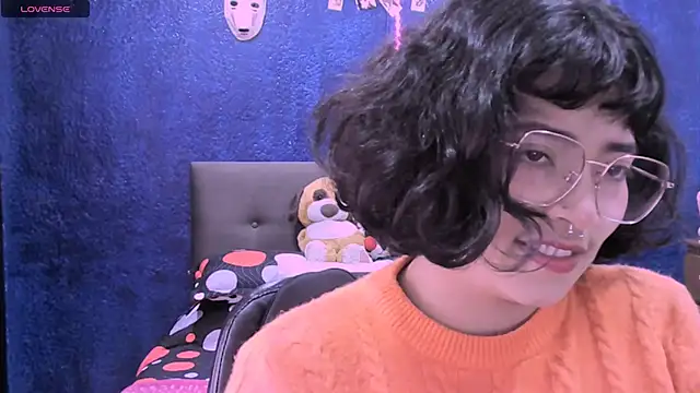 NinaYellow online show from 11.07.25