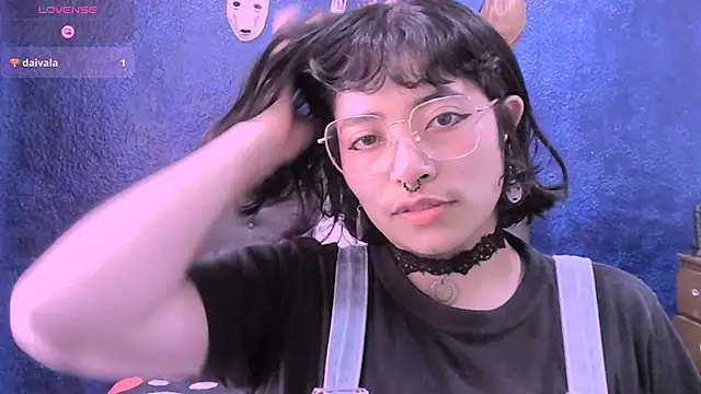 NinaYellow online show from 11.12.25