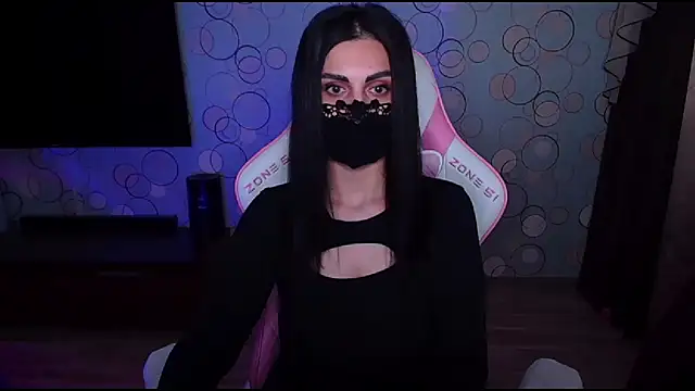 Snapshot of __Yasmina__ chatting on 04.24.26 Yasmina online show from 04.24.26