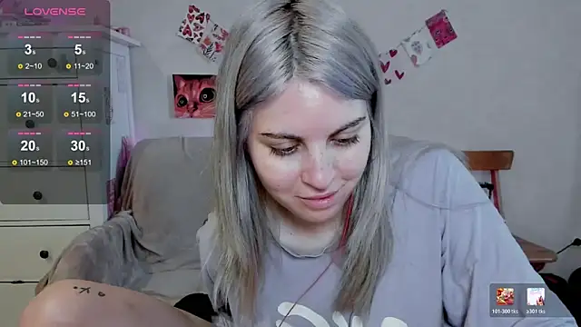 Snapshot of pawpaws chatting on 06.16.26 pawpaws online show from 06.16.26
