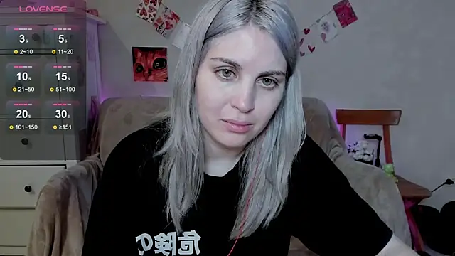 Snapshot of pawpaws chatting on 06.18.26 pawpaws online show from 06.18.26