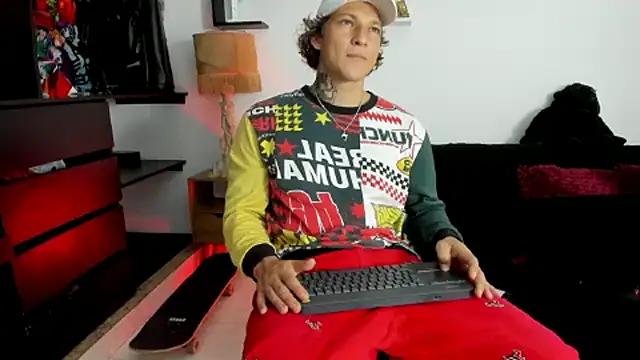 Tom Krakow online show from 02.21.25